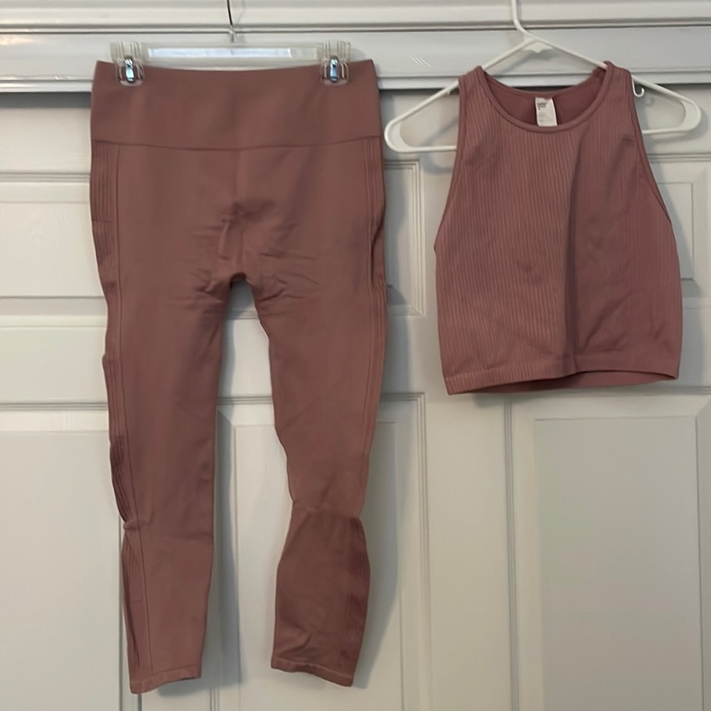 Fabletics sports bra and leggings set